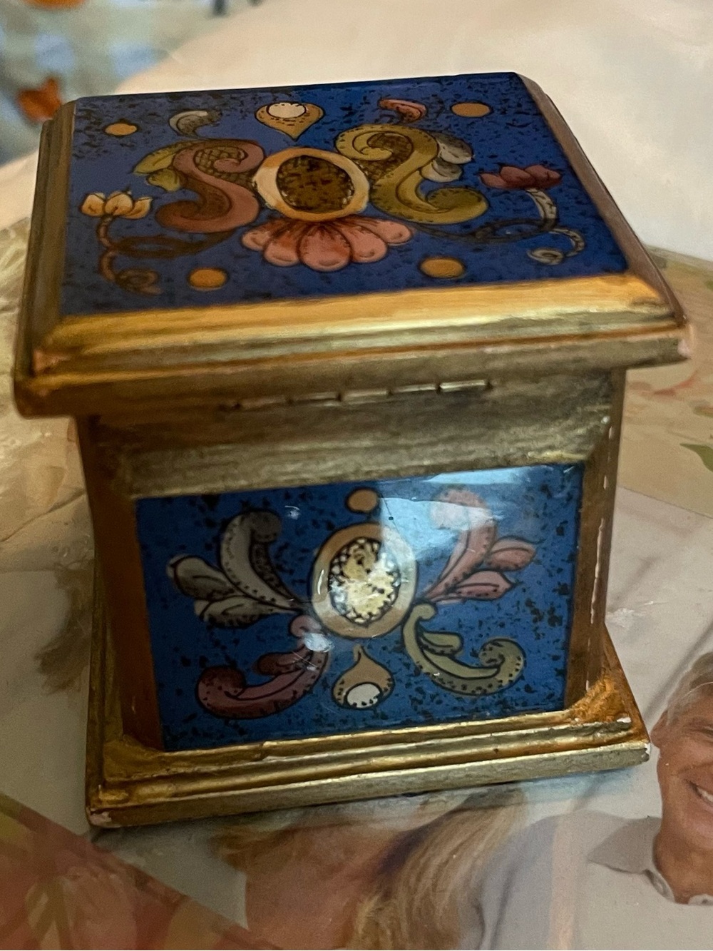 Vintage Florentine Style Reverse Hand Painted Hinged Trinket Box Blue Gold - Picture 4 of 11